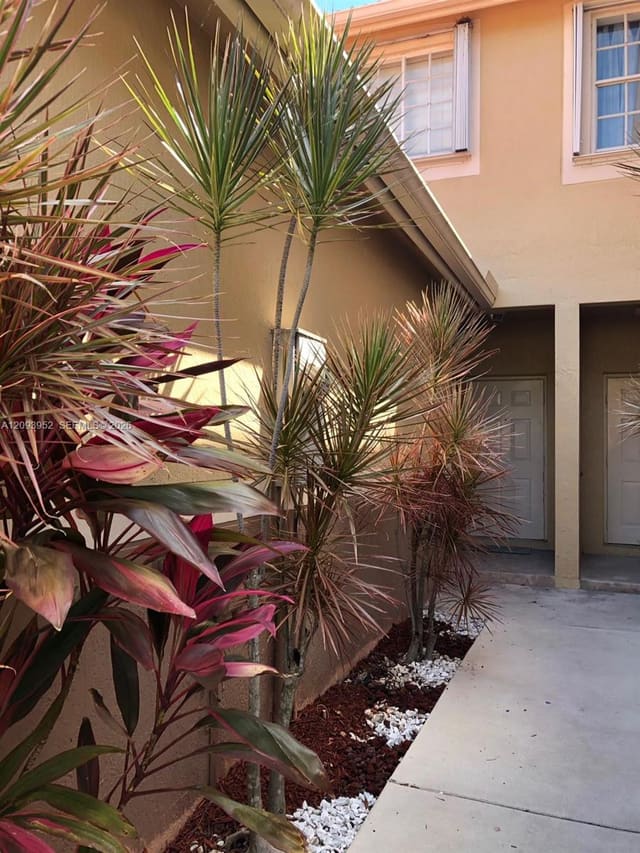 3684 San Simeon Circle, Weston, FL 33331