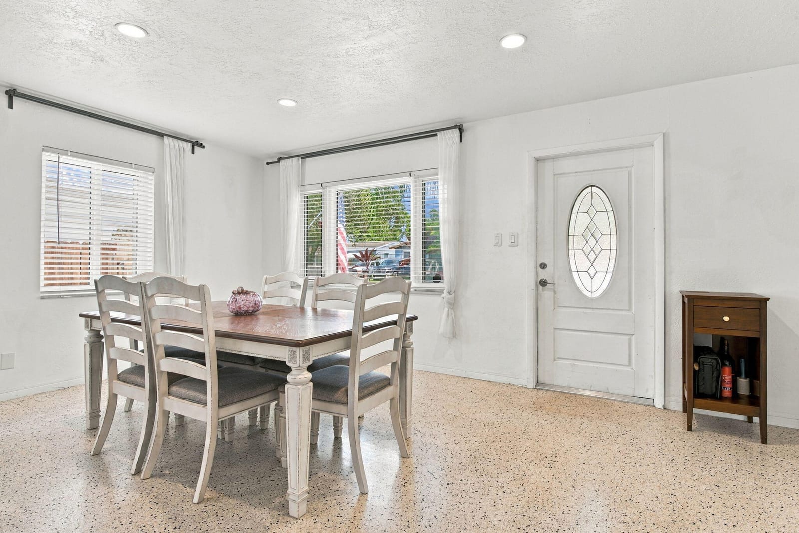 245 SW 5TH Street — photo 3