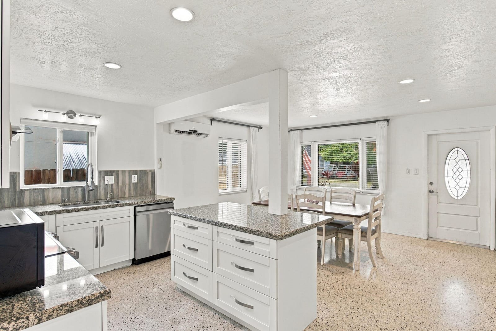 245 SW 5TH Street — photo 7