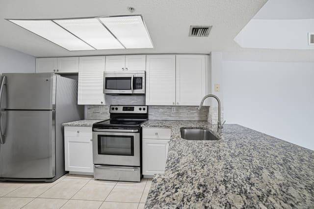 5045 WILES Road 308, Coconut Creek, FL 33073