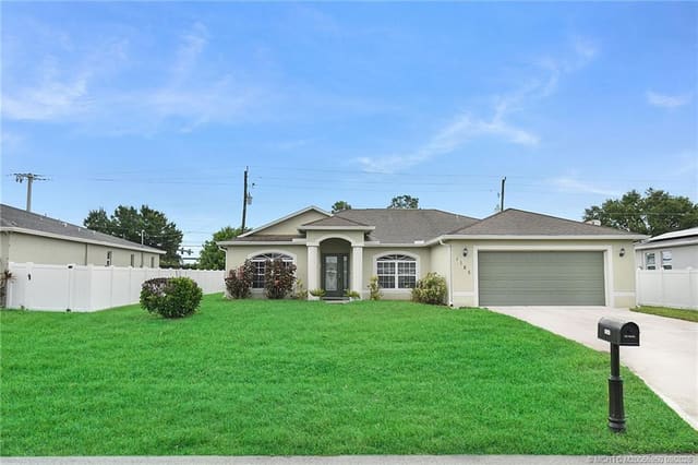 1185 SW Janette Avenue, Port St. Lucie, FL 34953