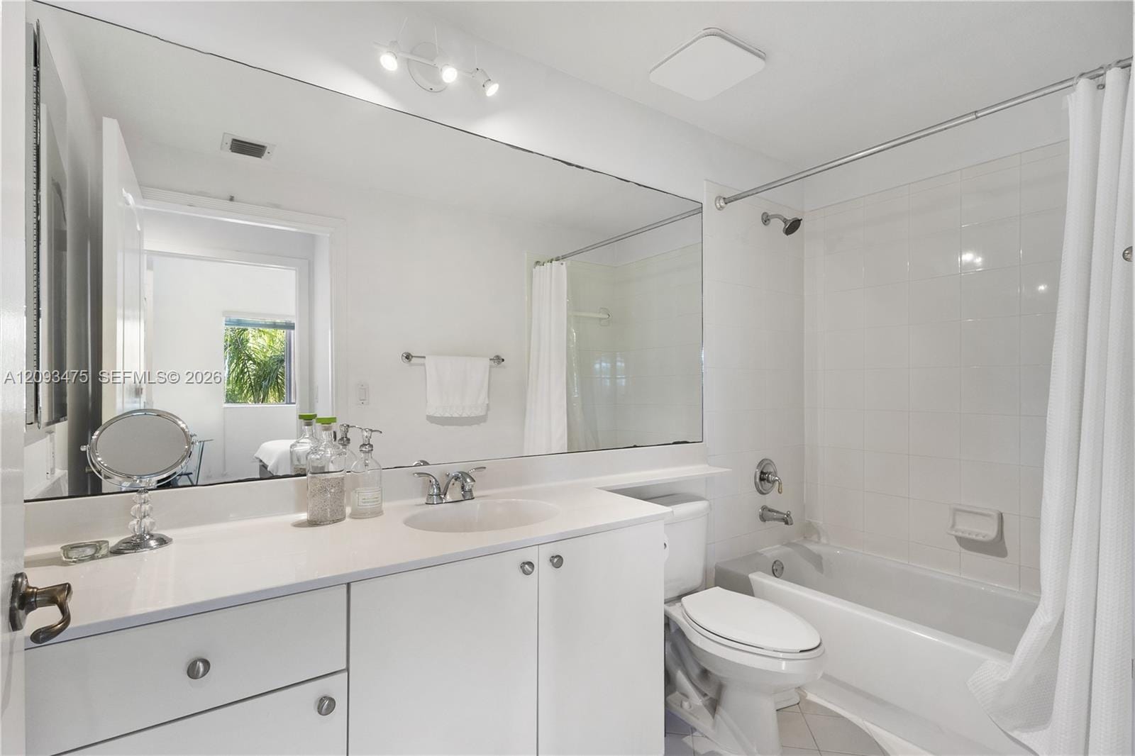 10770 NW 66th Street 404, Doral, FL 33178 photo 23