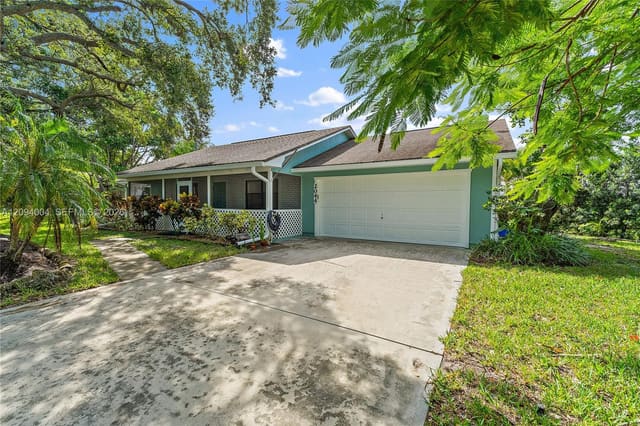 2044 NE 24th Street, Jensen Beach, FL 34957