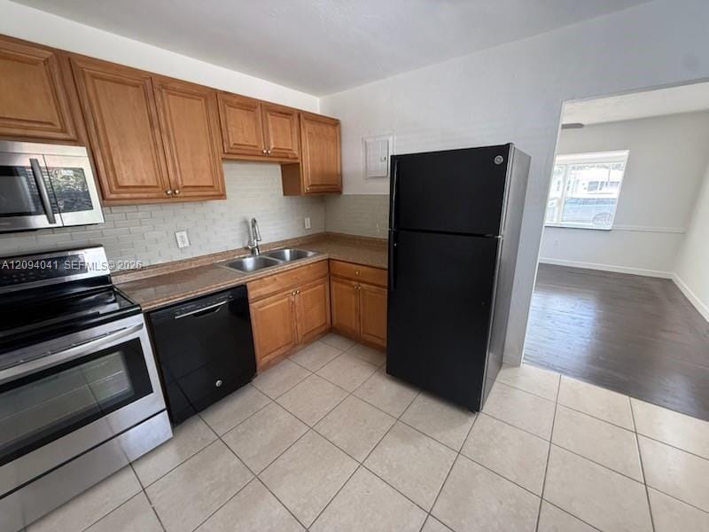 2471 Dewey Street, Hollywood, FL 33020 photo 2
