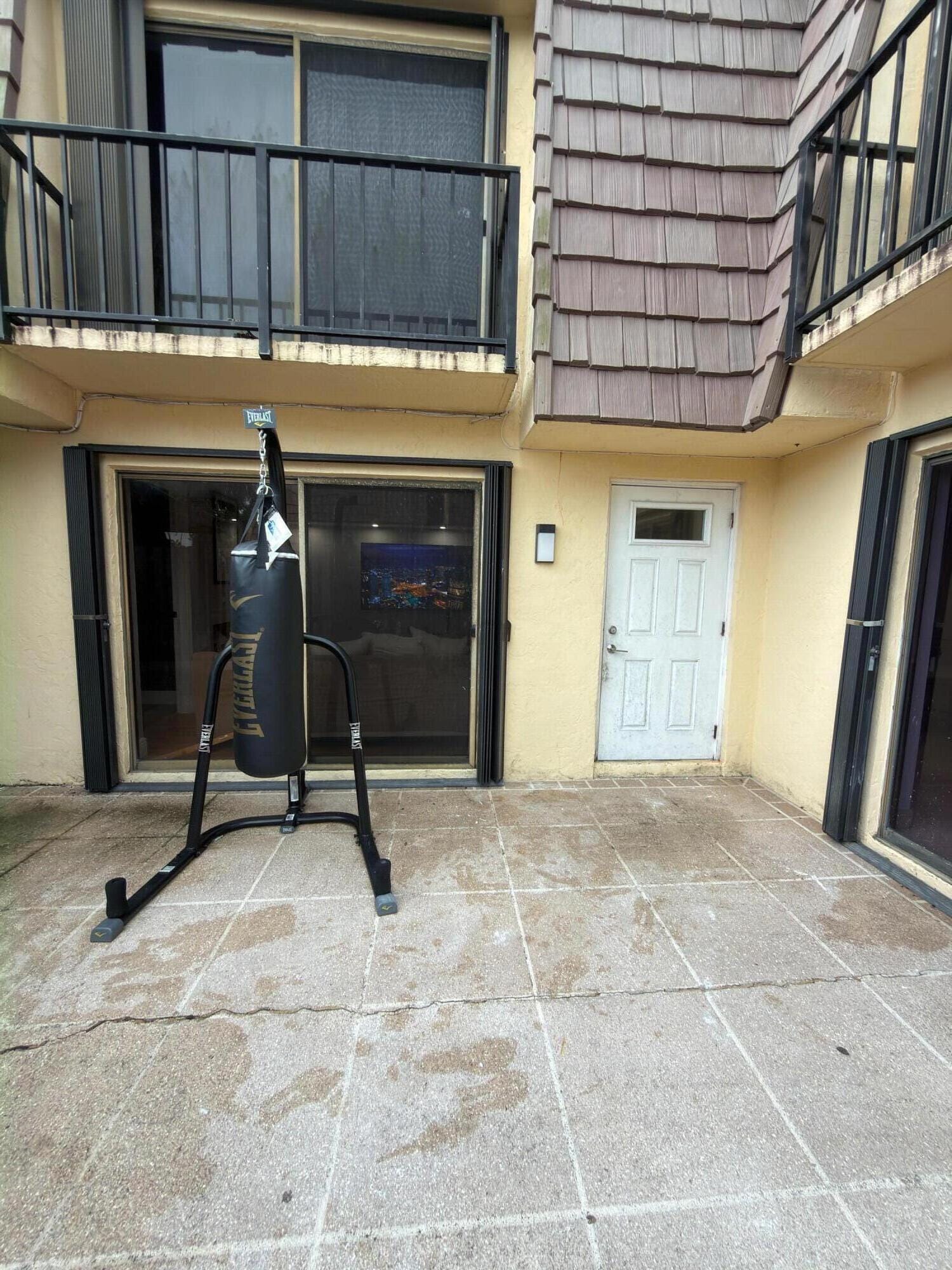 632 SPRINGDALE Circle — photo 2