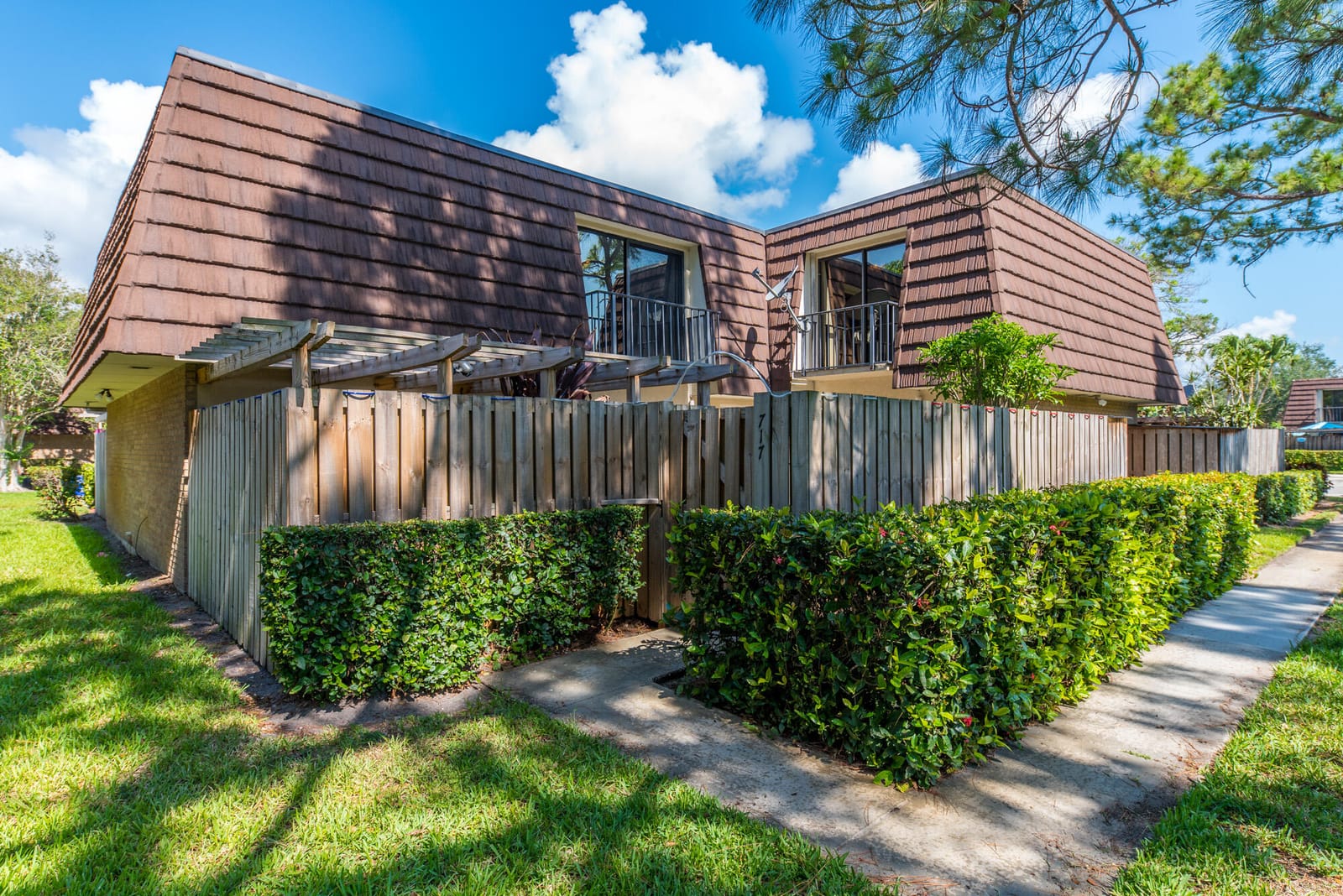 717 7TH Lane, Palm Beach Gardens, FL 33418 photo 2