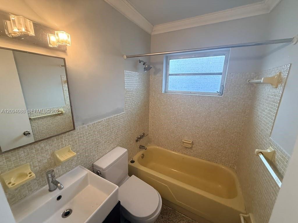 990 SW 4th Street 7 — photo 7