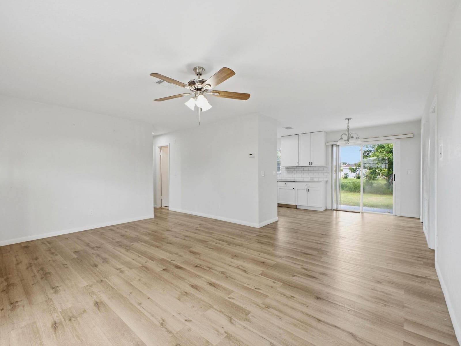 711 NW RIVERSIDE Drive, Port St. Lucie, FL 34983 photo 5