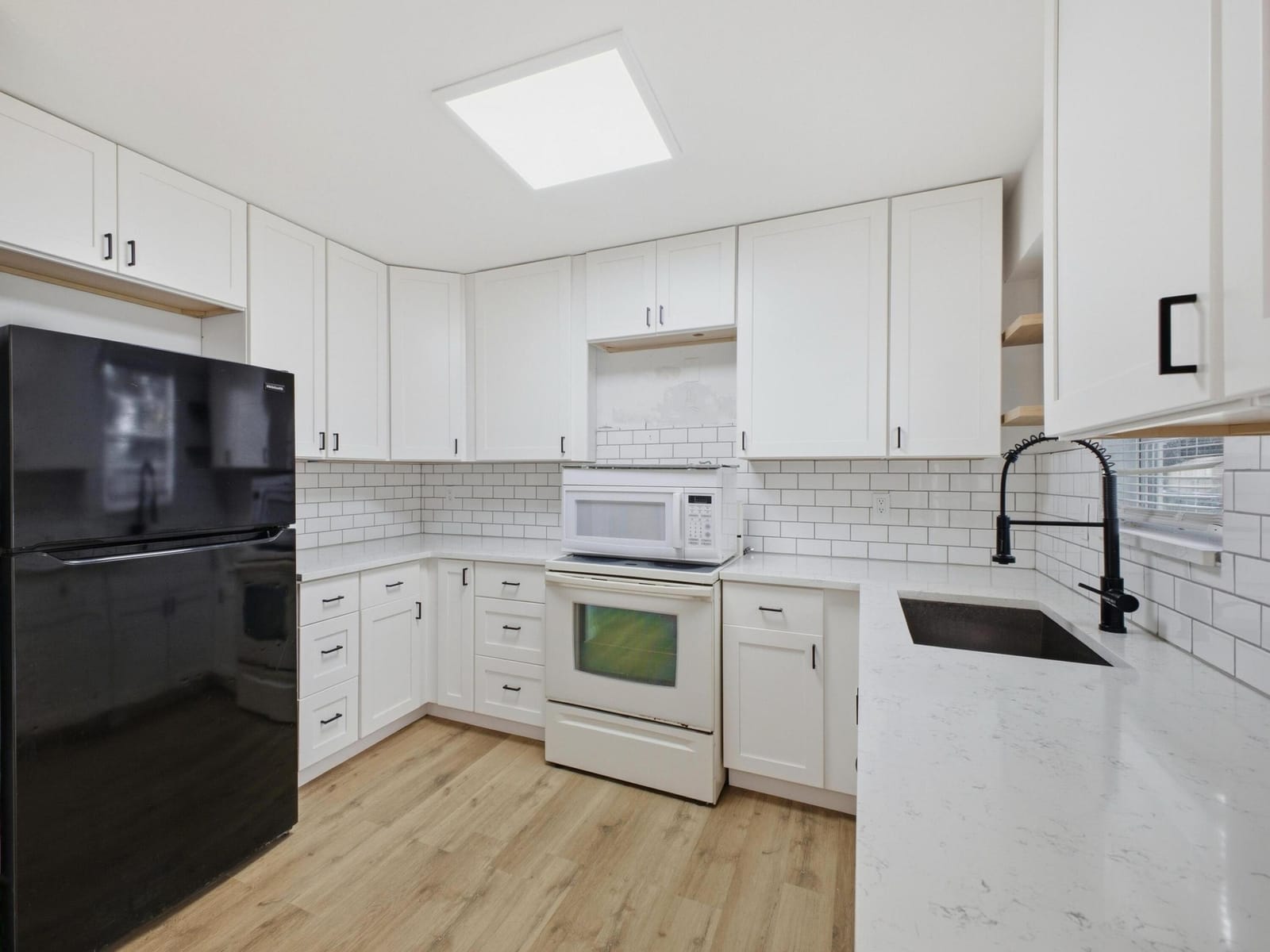 711 NW RIVERSIDE Drive, Port St. Lucie, FL 34983 photo 8