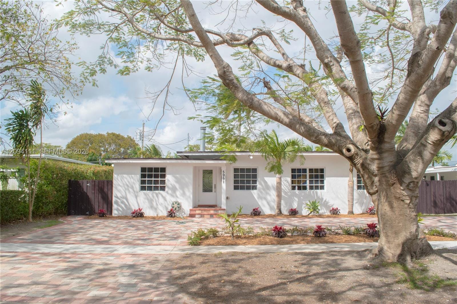 5951 SW 46th Terrace, Miami, FL 33155 photo 2