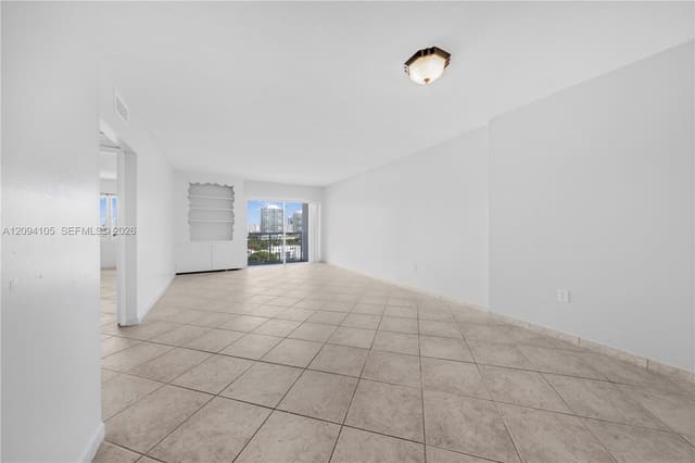 400 Kings Point Drive 1427, Sunny Isles Beach, FL 33160