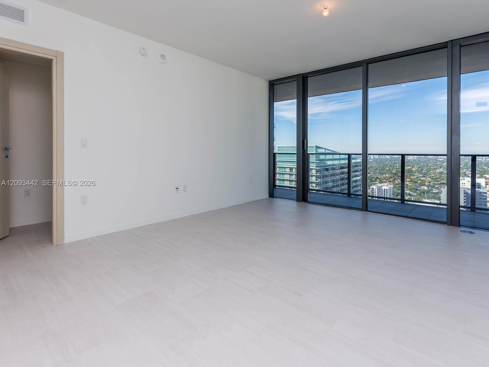 1000 Brickell Plaza 4104 — photo 8