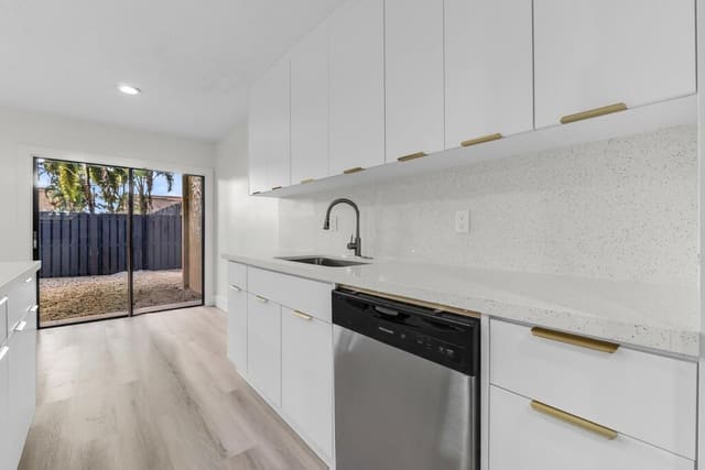 7864 NW 12TH Street, Plantation, FL 33322