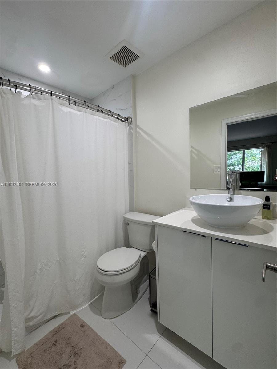 10521 SW 157th Place 306 — photo 10