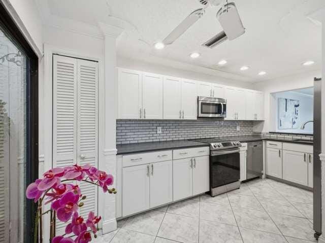 1800 EMBASSY Drive 132 — photo 7