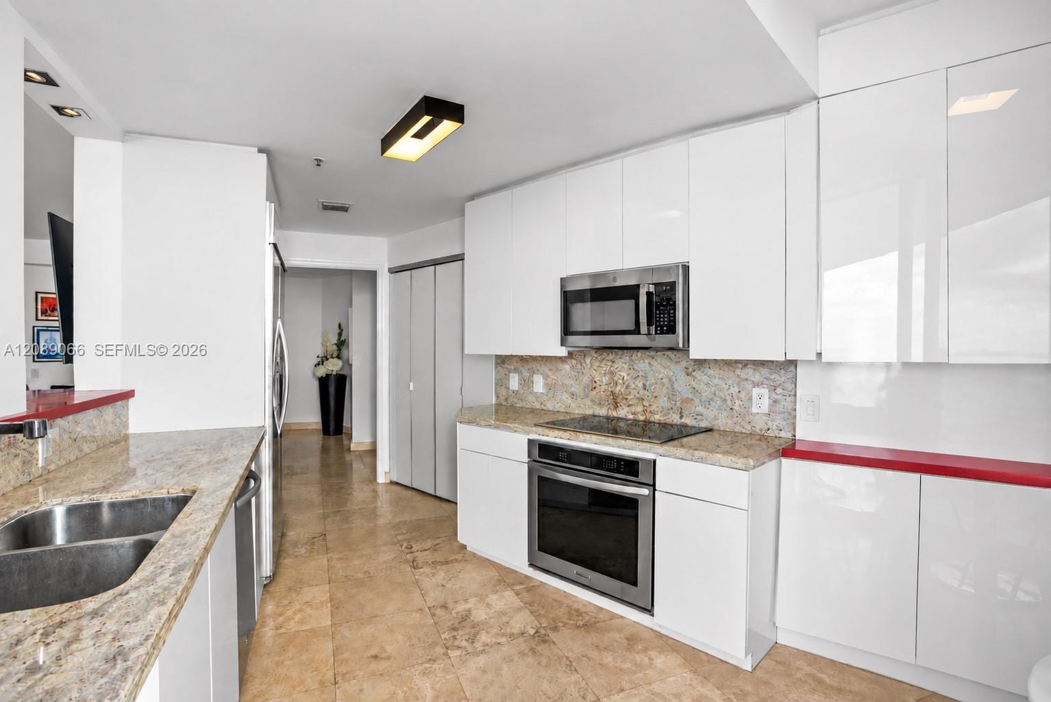 808 Brickell Key Drive 2002, Miami, FL 33131 photo 13