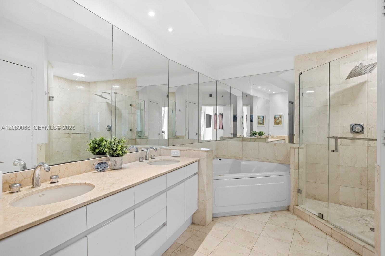 808 Brickell Key Drive 2002, Miami, FL 33131 photo 22