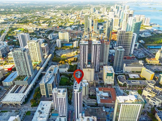 225 N Miami Avenue 504, Miami, FL 33128