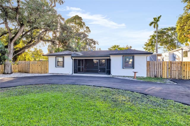 4837 SW 28th Avenue, Dania Beach, FL 33312