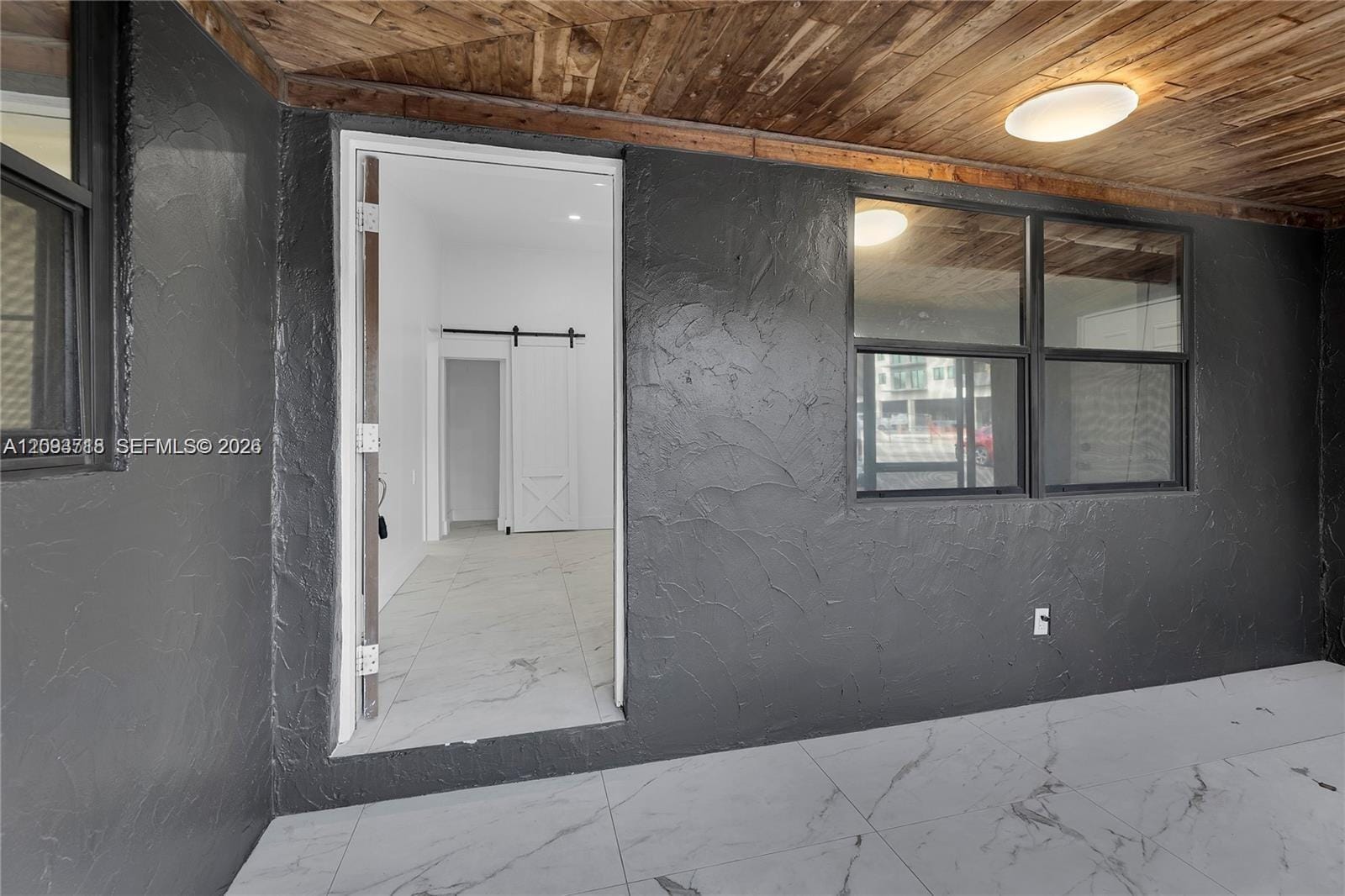 4837 SW 28th Avenue — photo 3