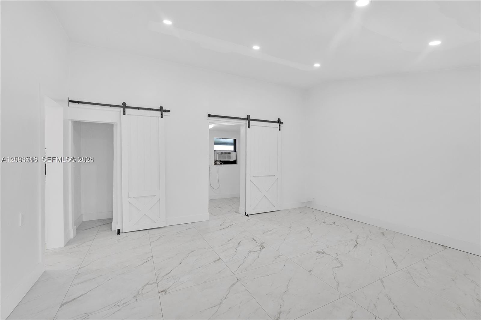 4837 SW 28th Avenue — photo 4