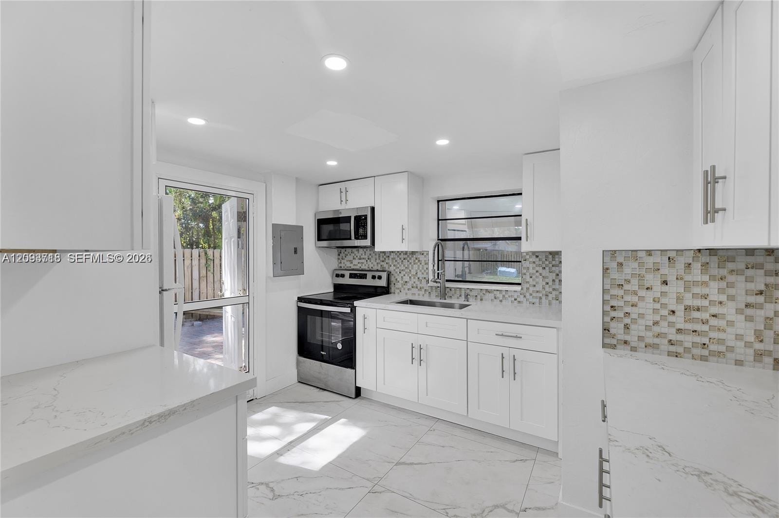 4837 SW 28th Avenue — photo 8