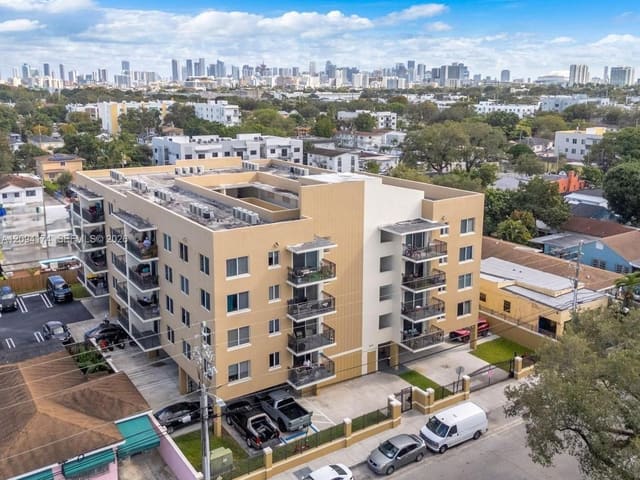 2647 NW 25th Avenue 405, Miami, FL 33142