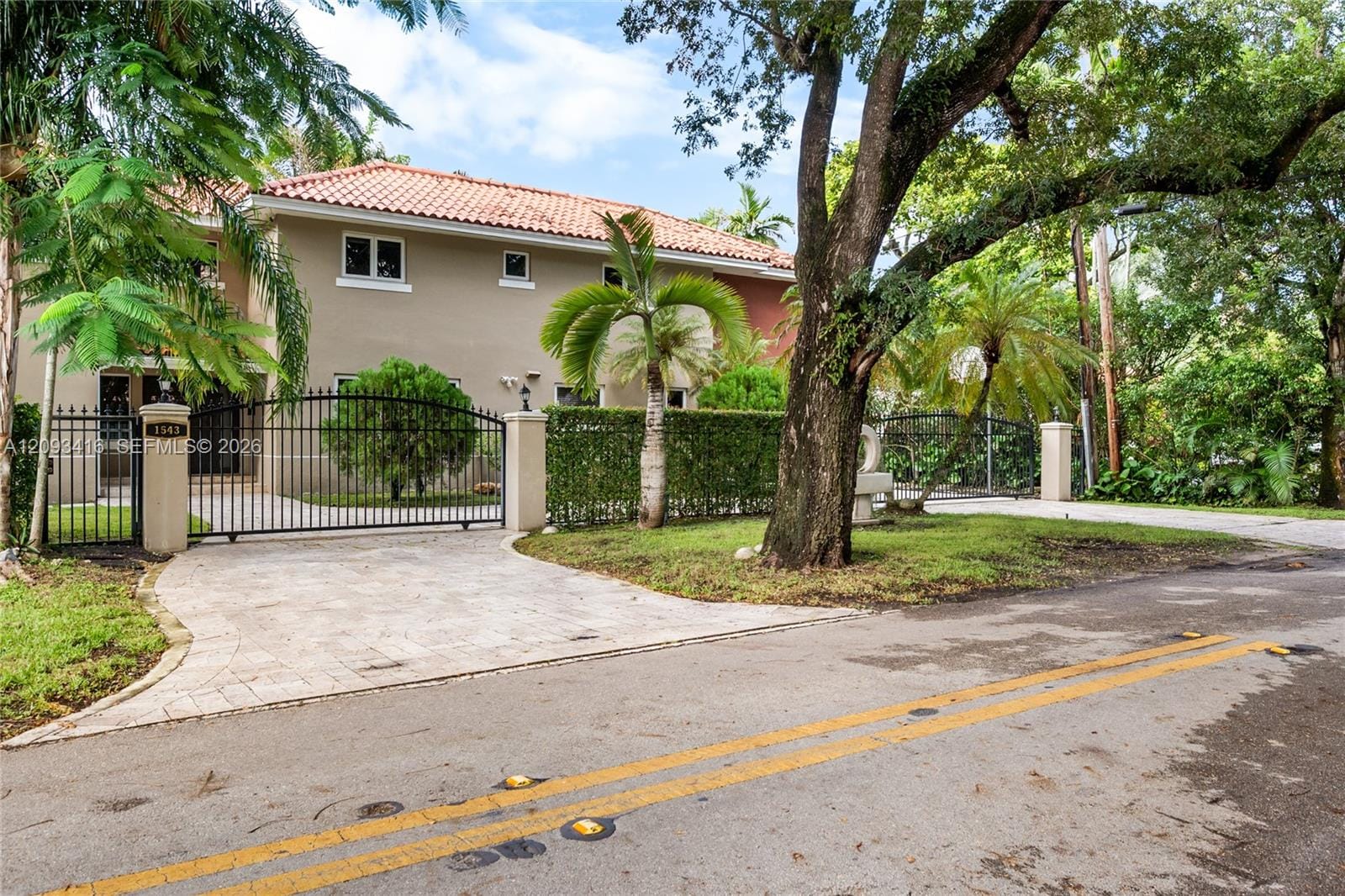 1543 Dorado Avenue — photo 3