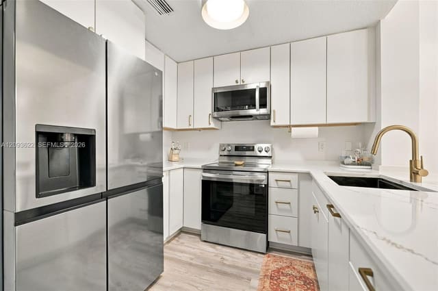 8531 NW 139th Terrace 1406, Miami Lakes, FL 33016