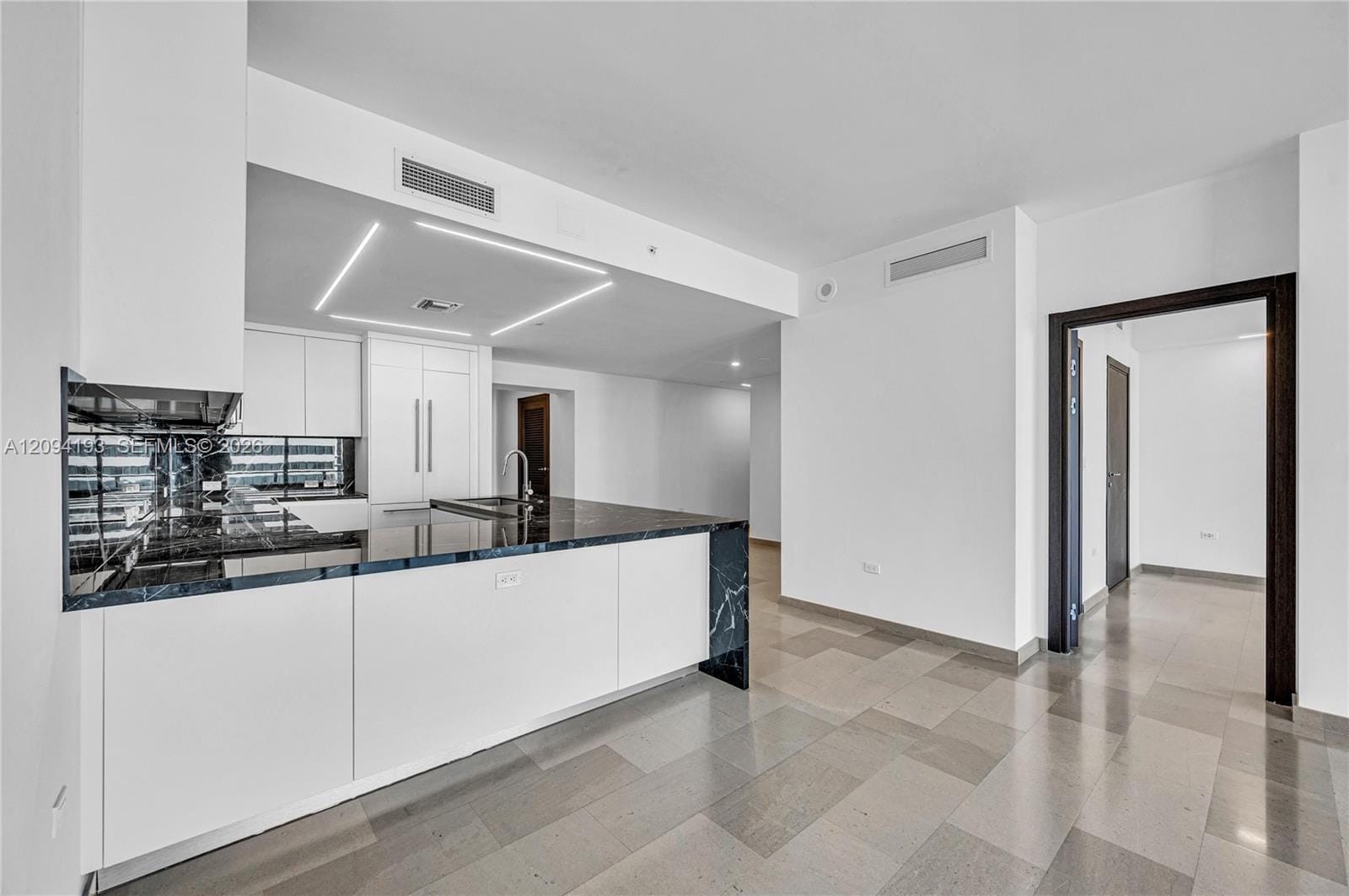 88 SW 7th Street 806, Miami, FL 33130 photo 16
