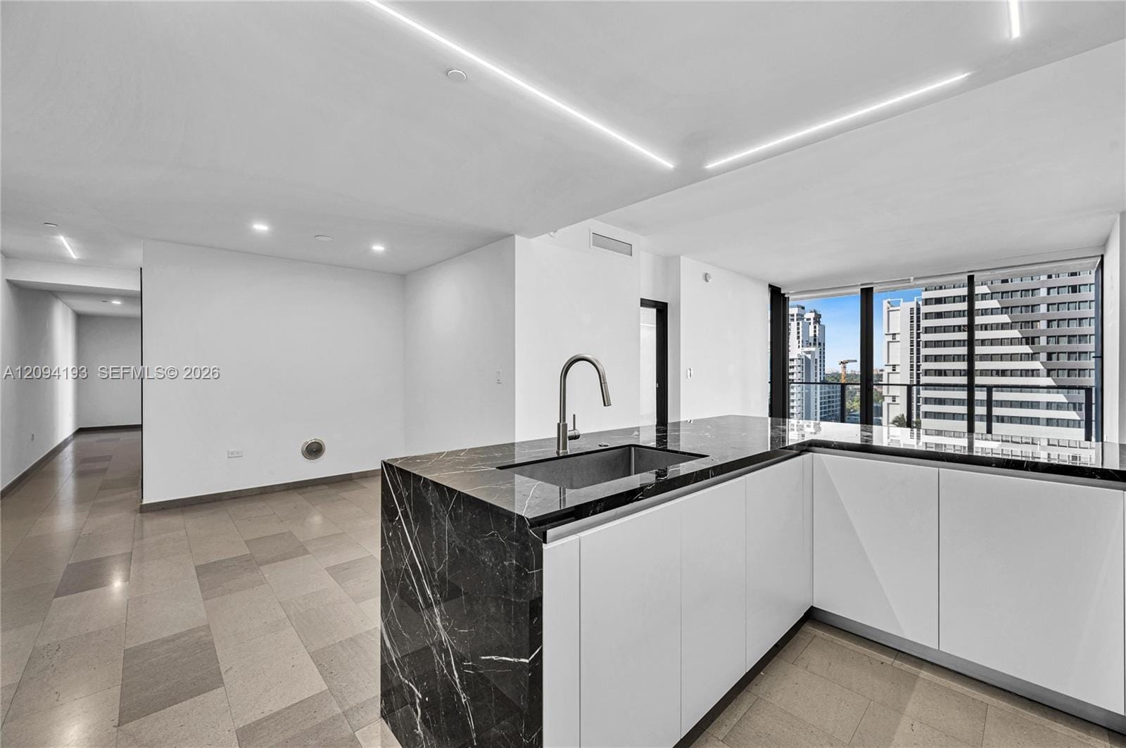 88 SW 7th Street 806 — photo 3