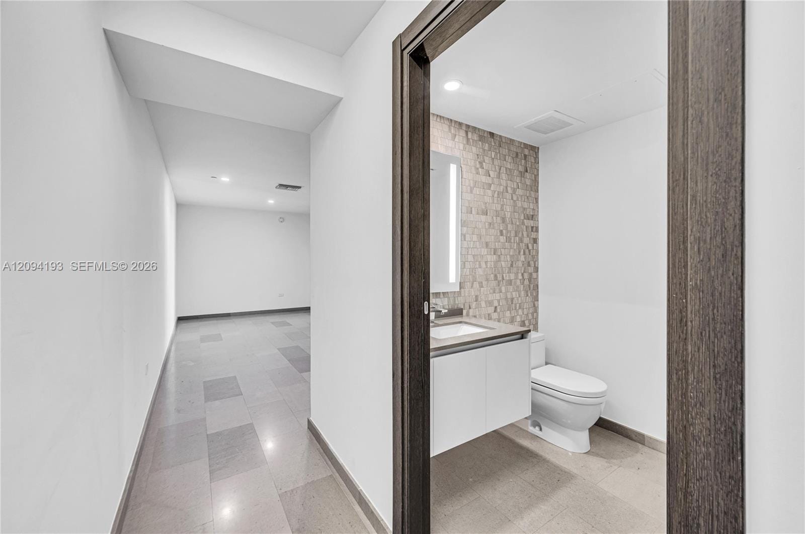 88 SW 7th Street 806, Miami, FL 33130 photo 26