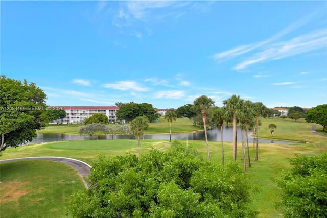 13475 SW 9th Street 413A, Pembroke Pines, FL 33027