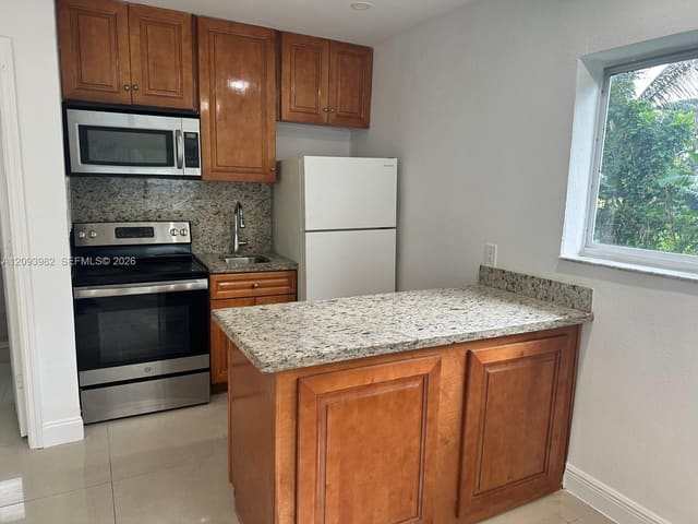 6220 Dawson Street 4, Hollywood, FL 33023