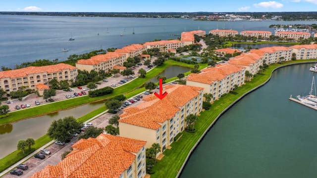 17 Harbour Isle Drive W 304, Fort Pierce, FL 34949
