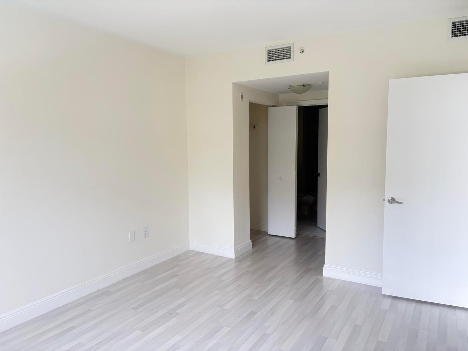 2775 NE 187TH Street 325, Aventura, FL 33180 photo 4