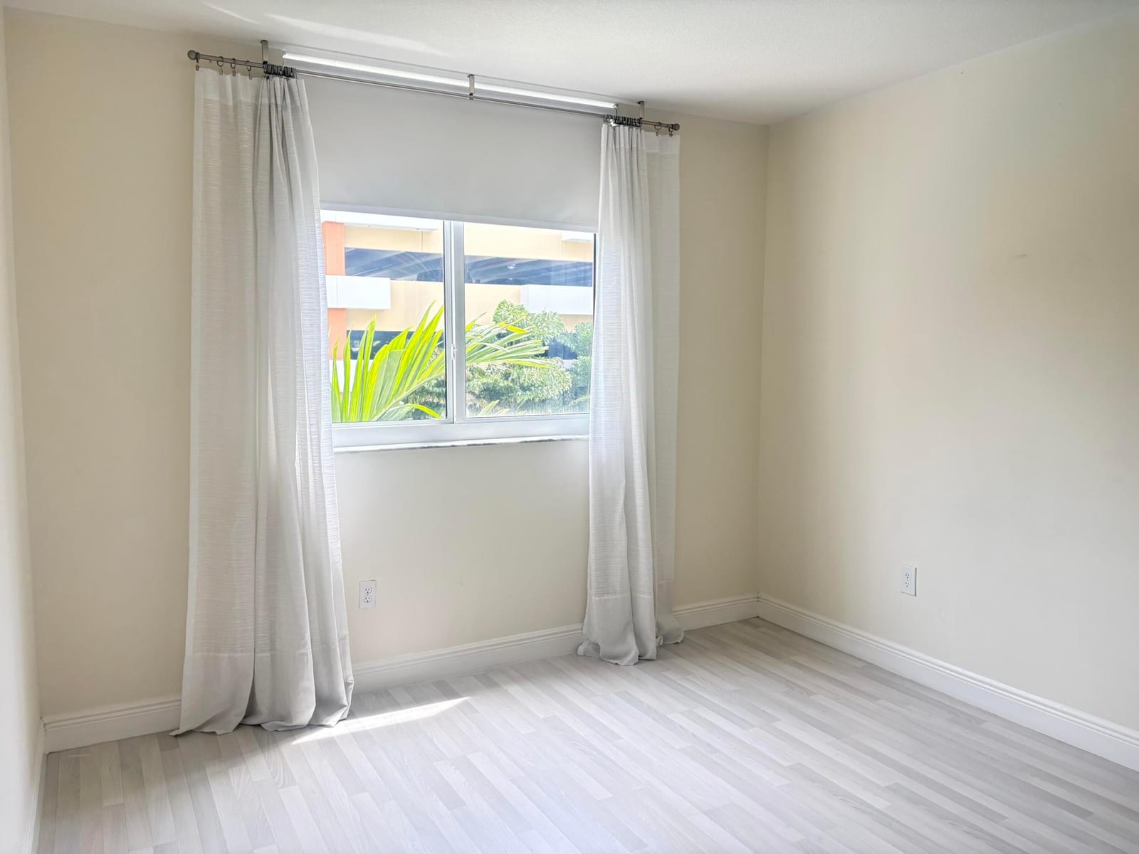 2775 NE 187TH Street 325, Aventura, FL 33180 photo 5