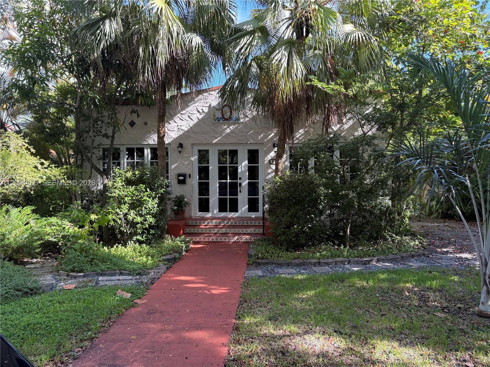613 Navarre Avenue — photo 1