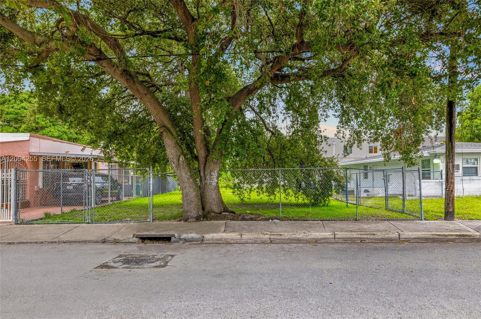 1827 SW 3rd Street — photo 3