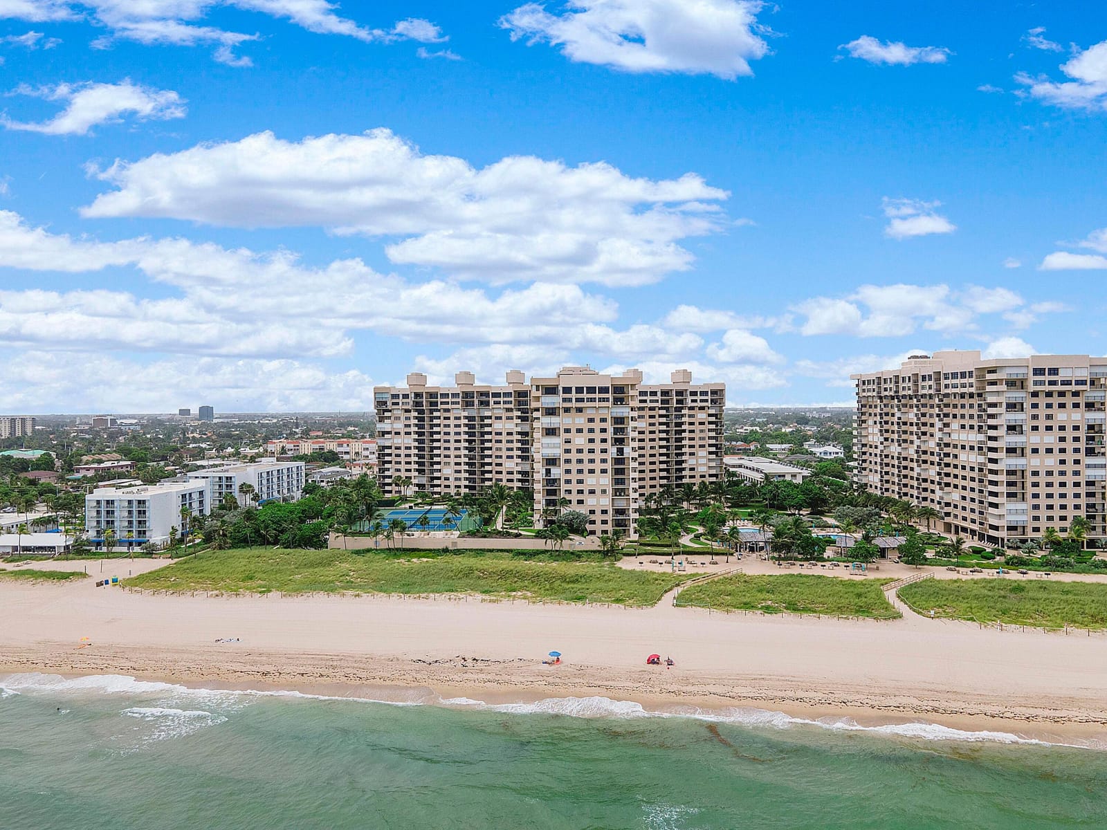2 bedroom home for sale at 4900 OCEAN, Lauderdale By The Sea, FL 33308 — $5,400