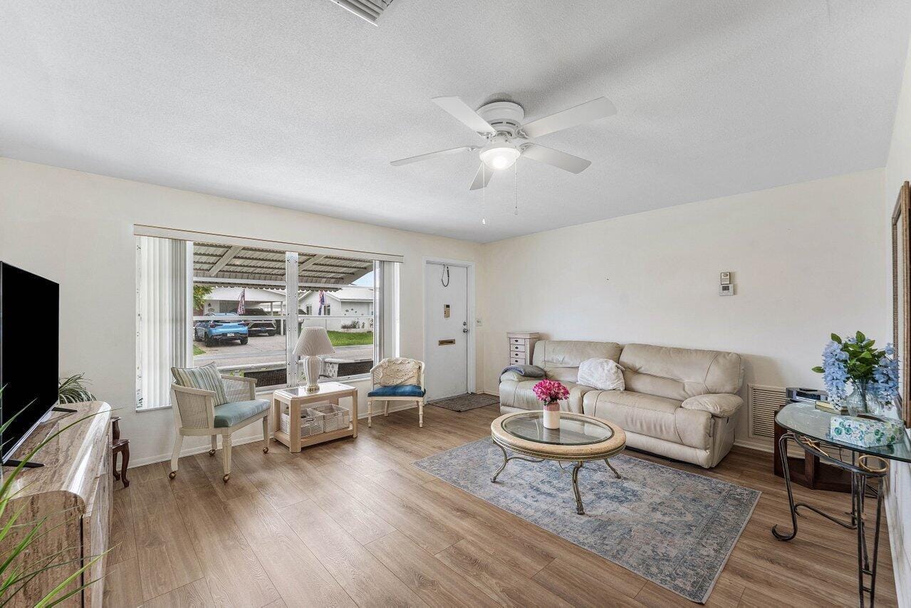 1005 Siesta Avenue — photo 6