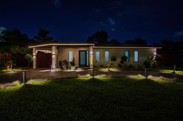 1525 NE 27TH Street, Wilton Manors, FL 33334