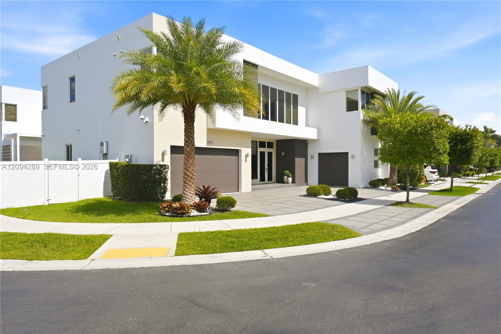 7525 NW 103rd Place, Doral, FL 33178 photo 5
