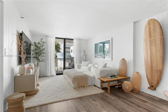 4301 Collins Avenue 207, Miami Beach, FL 33140