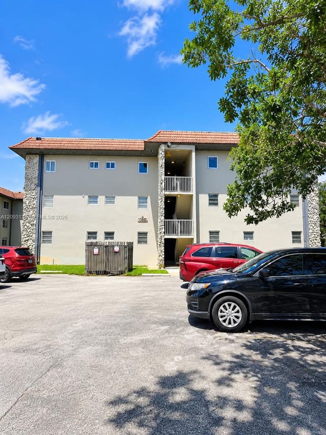 13900 Lake Placid Court A38, Miami Lakes, FL 33014