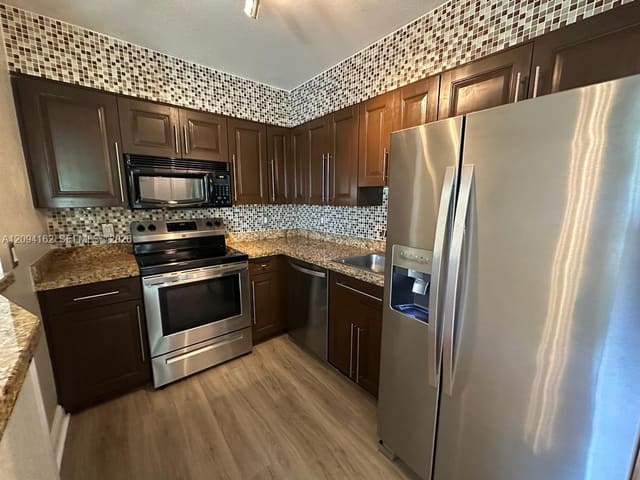 5102 NW 79th Avenue 306, Doral, FL 33166