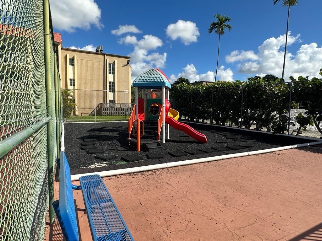 5102 NW 79th Avenue 306, Doral, FL 33166 photo 15