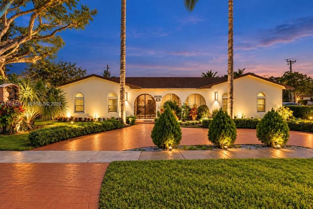 19901 Highland Lakes Boulevard, Miami, FL 33179