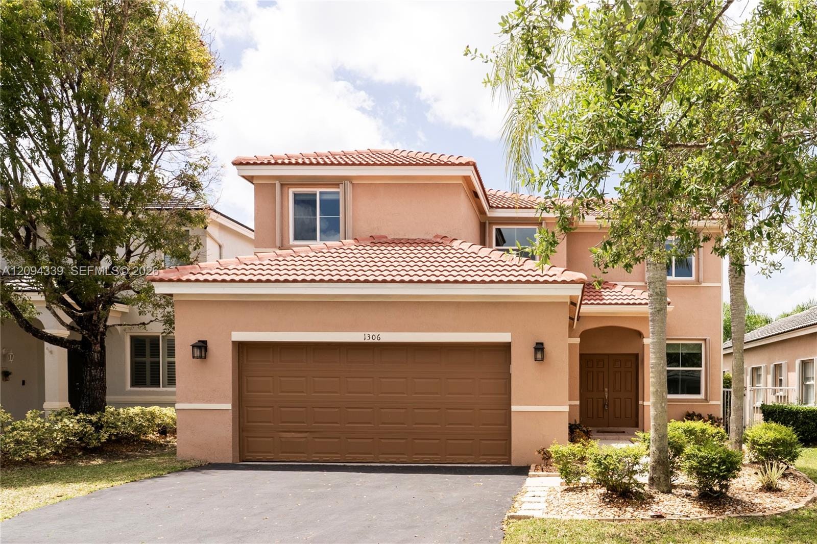 1306 Banyan Way 1306 — photo 2
