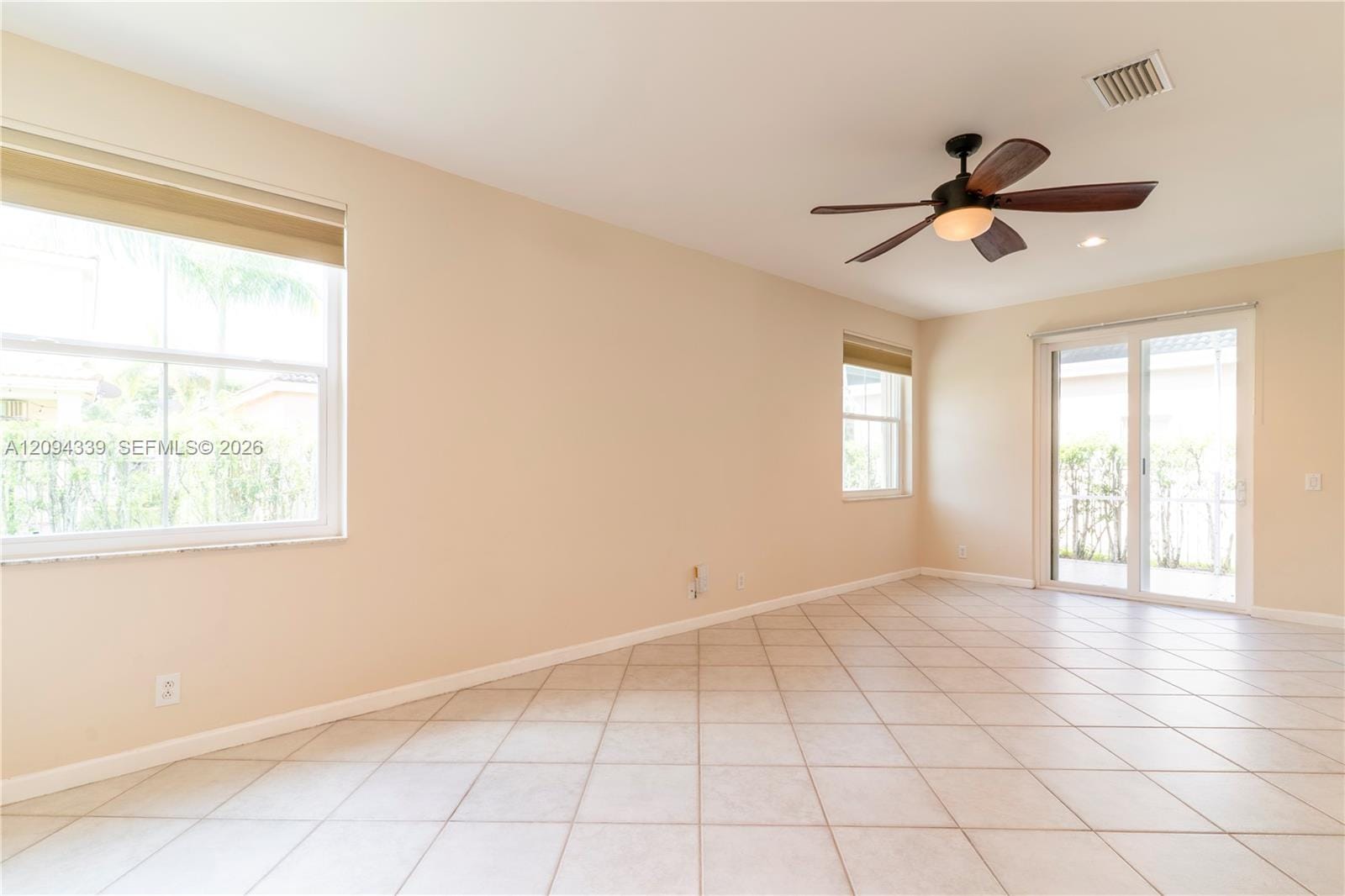 1306 Banyan Way 1306 — photo 11